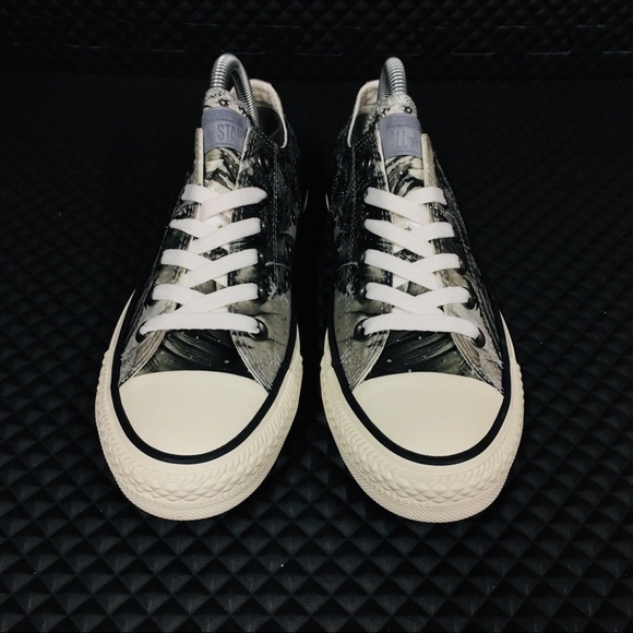 Converse All Star Chuck Taylor Women Sneakers - Picture 5 of 8